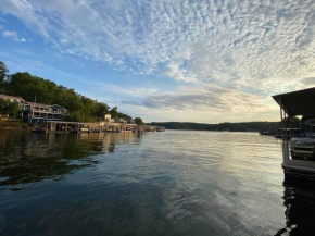 Waterfront Cottage & Dock w/ Beautiful View - 5MM